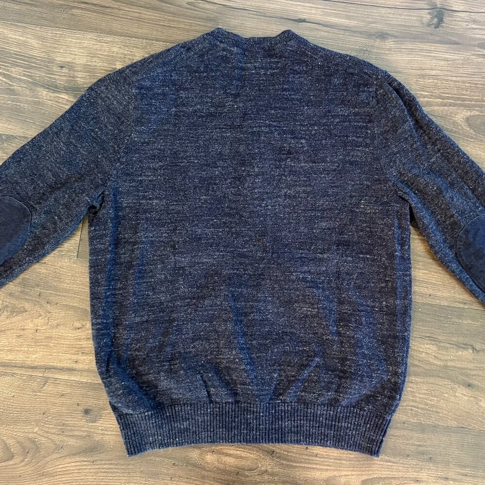 MEN'S GAP BLUE SWEATER MEN'S LARGE. DESIGNED & CRAFTED.